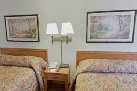 Americas Best Value Inn-Saginaw South Habitación foto