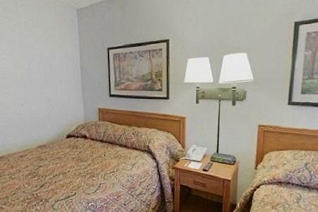 Americas Best Value Inn-Saginaw South Habitación foto