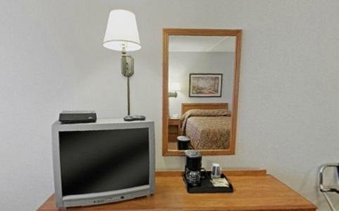 Americas Best Value Inn-Saginaw South Habitación foto